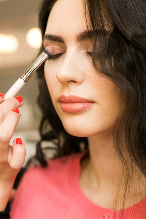 How to Become a Makeup Artist: Everything You Need to.